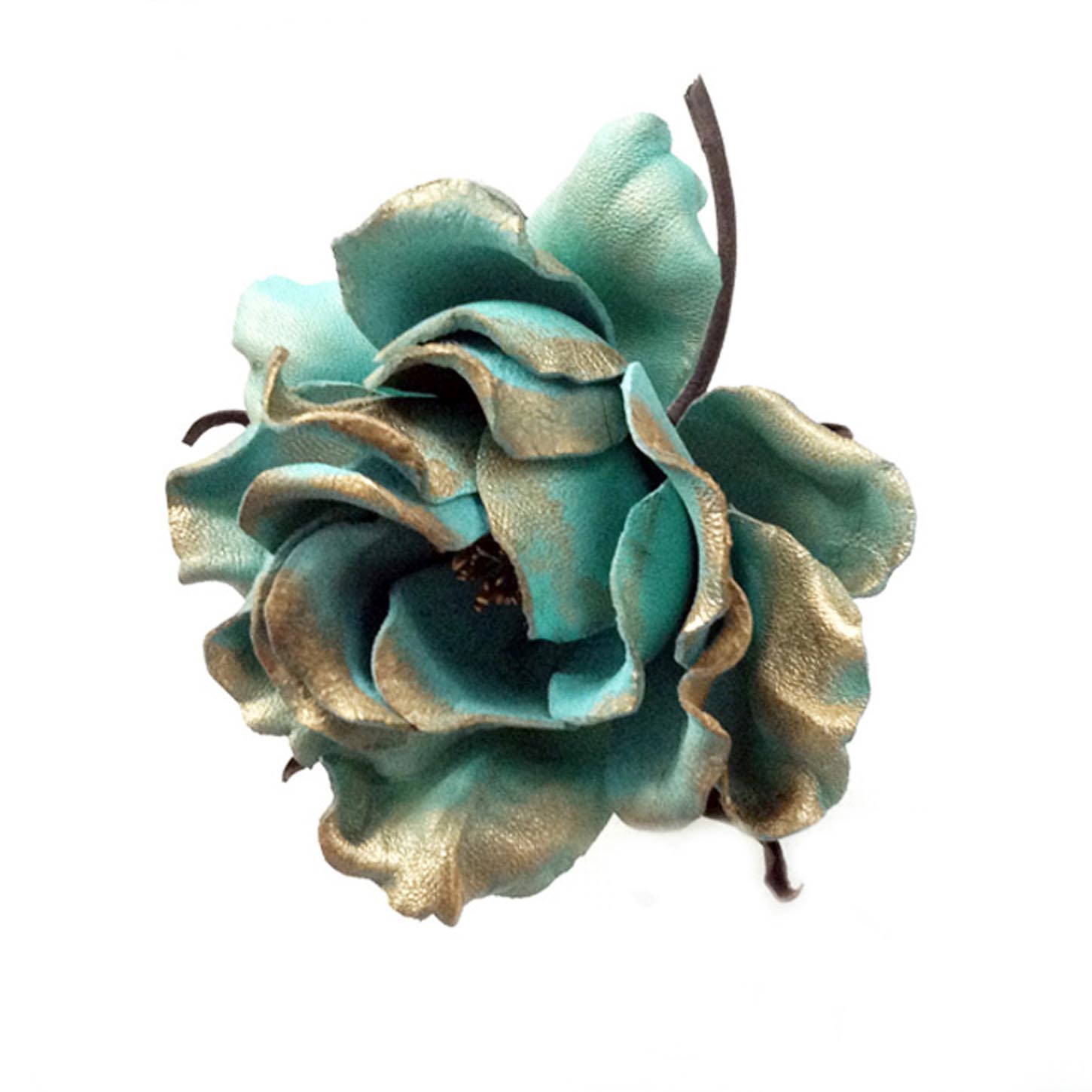 Брошь – Роза «Тиффани»

Выполнена из натуральной кожи бирюзового цвета с
дополнительным нанесением золотой патины.